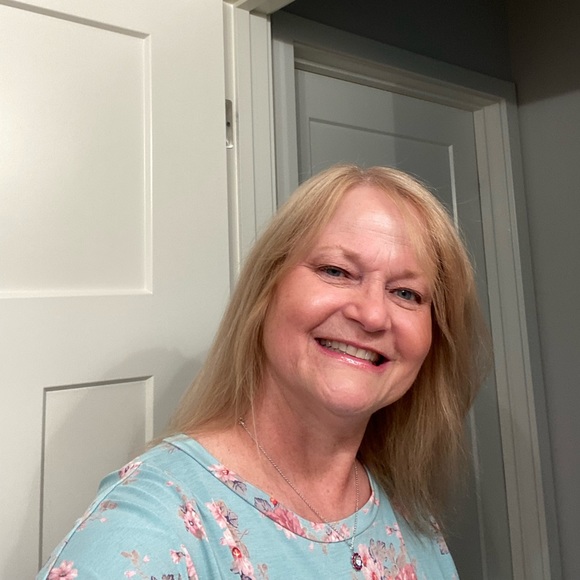 Hi!  Come on in!  Welcome to my closet! - Picture 1 of 1